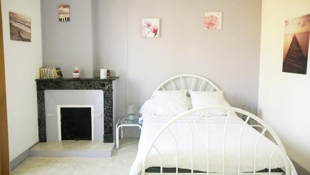 Apartamento Locations Rives De Seugne - De Gaulle Jonzac Habitación foto