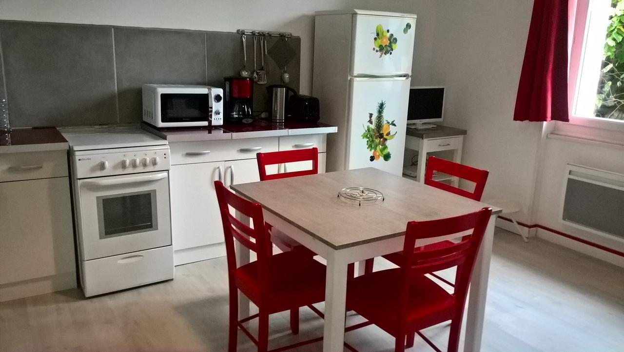 Apartamento Locations Rives De Seugne - De Gaulle Jonzac Exterior foto